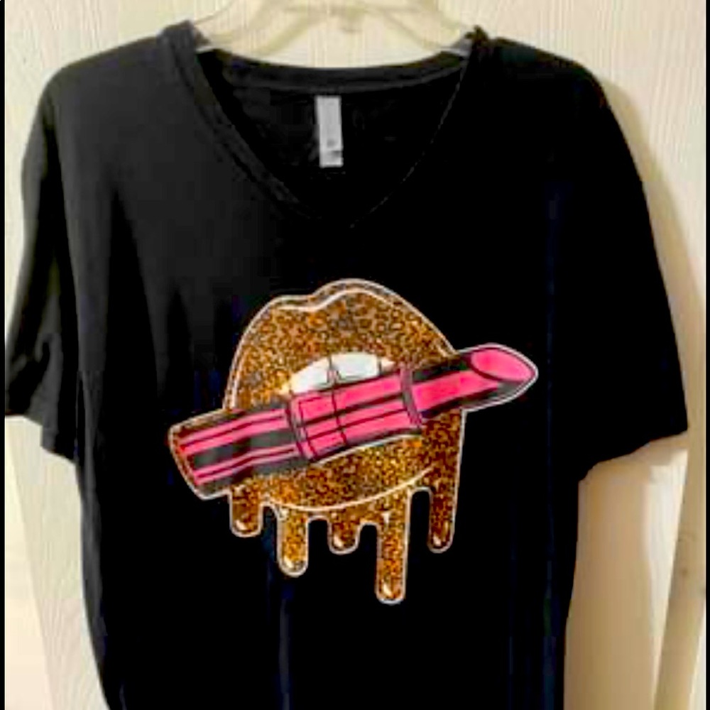 V-Neck Graphic T